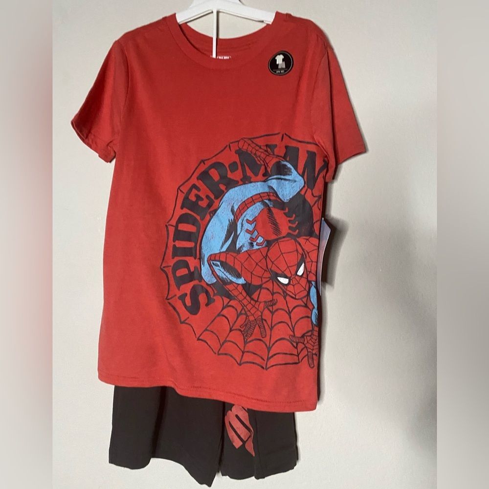 NWT Boys Marvel Spider-man 2-piece 2pc set Shirt Top shorts Medium M Spiderman